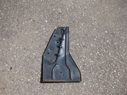 Кронштейн крыла переднего левый scania Scania