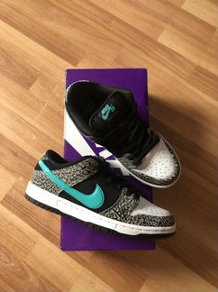 Nike SB Dunk Low atmos Elephant