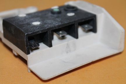 Устройство блокировки люка Electrolux 126060700 бу