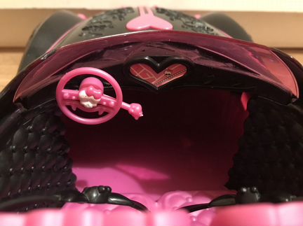 Машина Monster high, Родстер Дракулауры