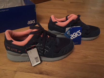 Кроссовки Asics
