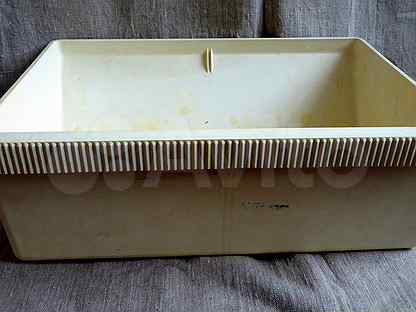 poddon dlya holodilnika sviyaga