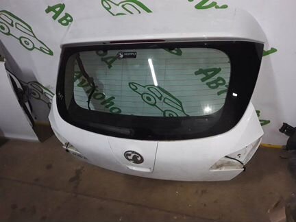 Дверь багажника задняя Opel Astra J 2010-2017