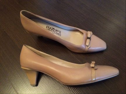 Туфли пудрового цвета Salvatore Ferragamo