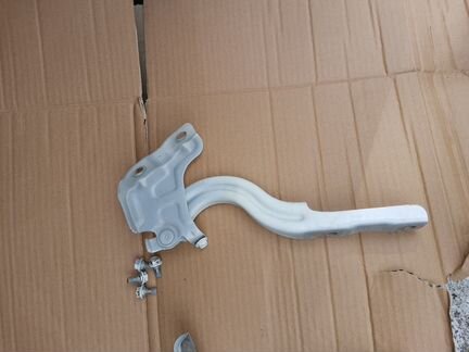 Петля капота левая правая Kia Rio 4 Rio X-Line 17