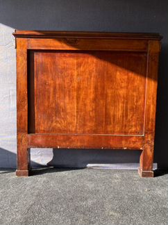 Большая ампирная кровать