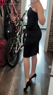 Вечернее чёрное платье