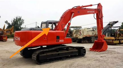Стекло правое форточка на Hitachi Ex 100/200/300