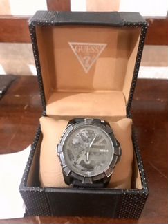 Часы Guess
