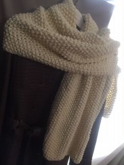 Шарф вязаный ручной работы