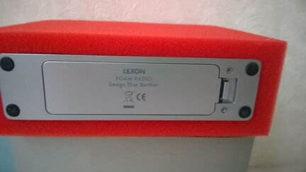 Дизайнерский радиоприемник Foam radio Lexon