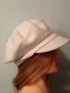 Бежевая кепи Accessorize