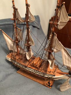 Модель Корабля на подставке