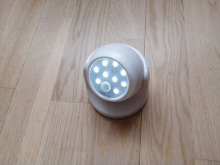 Светодиодный светильник с датчиком движения