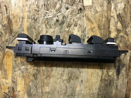 Кнопки стеклоподъёмников Land Rover AH4214540AB