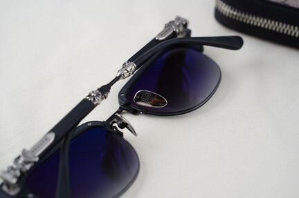 Солнцезащитные очки Chrome Hearts