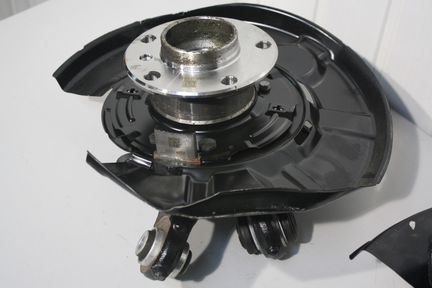 Задний кулак BMW F22 F30 F31