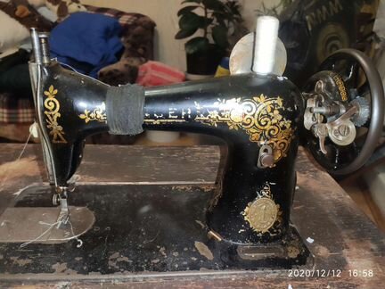 Швейная машинка 