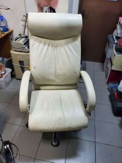 Кожанное кресло