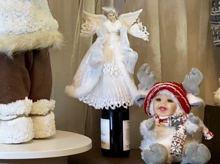 Фигурка Фея на праздничную бутылку в белоснежном