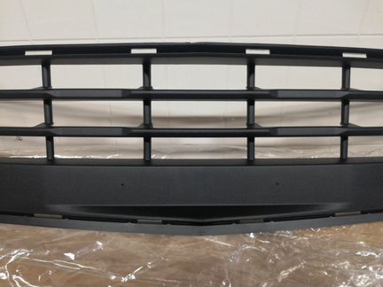 Решетка бампера передняя нижняя Chevrolet Camaro 5