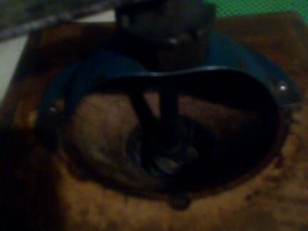 Мельница кофемолка ручная