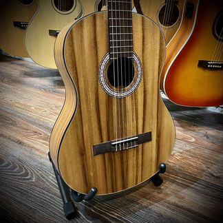 Классическая гитара 4/4 Flight C-110 AC