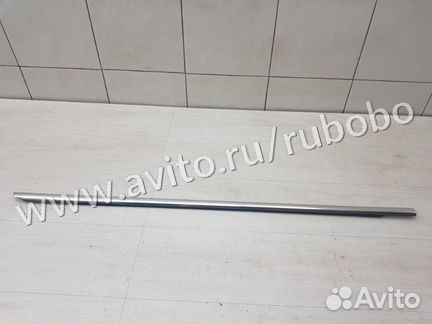 Молдинг стекла передний правый Vw Passat B6 BSE