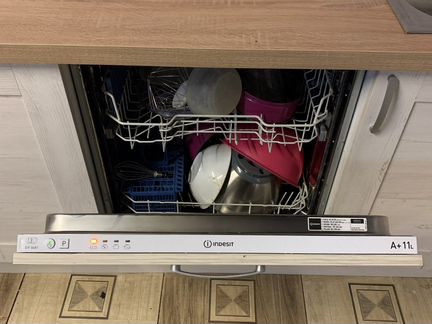 Посудомоечная машина встраиваемая Indesit DWL - DE