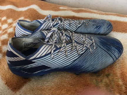 Футбольные бутсы nemeziz