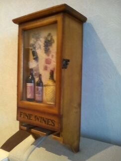 Шкафчик для вина (навесной)