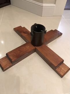 Подставка под елку