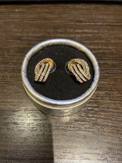 Серьги новые с камнями в подарочной коробке