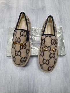 Бежевые зимние мюли Gucci