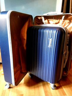 Чемодан на колесах (ультрамарин)