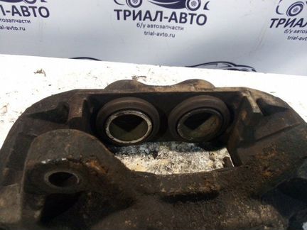 Суппорт передний правый Toyota Prado 120 2004-2009
