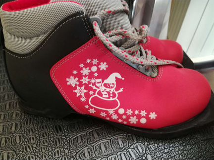 Лыжные ботинки 35 размера