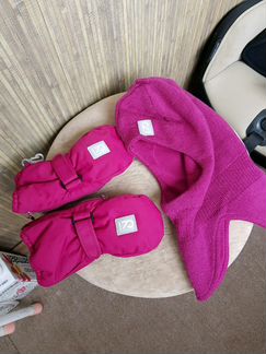 Шапка-шлем и варежки reima