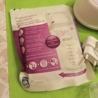 Молокоотсос avent +пакеты для грудного молока +нак