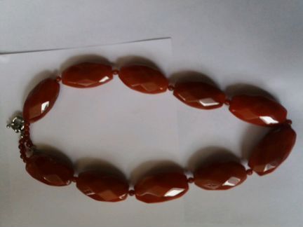 Ожерелье из сердолика