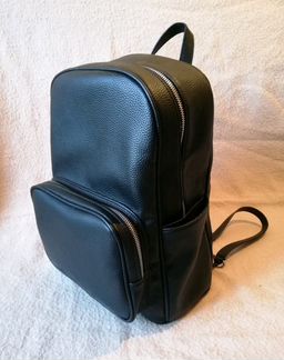 Чёрный рюкзак