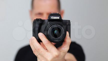 Фото видео камера Canon m50